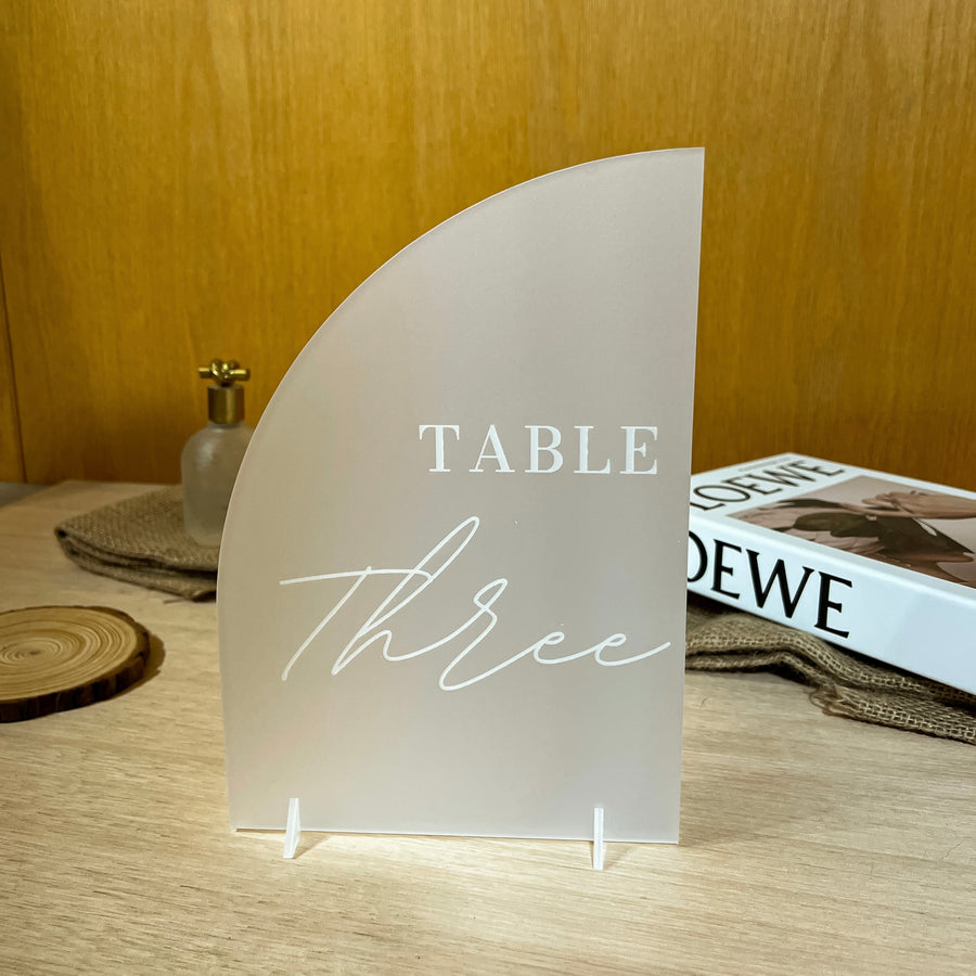 Custom Engraved Acrylic Wedding Sail Table Number, Personalised Banqueting Tables Plaque, Luxury Wedding Decor Ceremony/ Elegant Event / Engagement/ Bridal Shower/ Birthday Menus, Signs